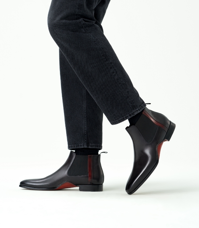 Wear dark jeans with the Magnanni Nadir Grey and Red boot.